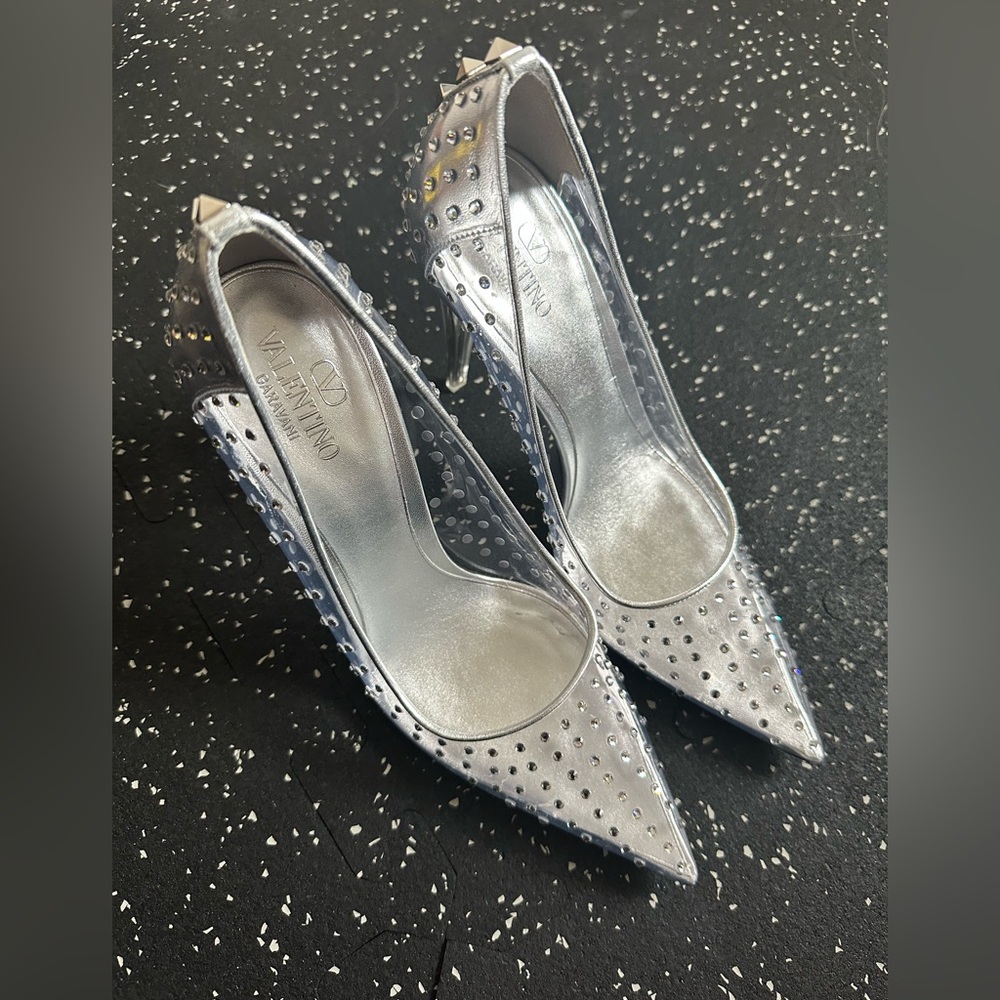 VALENTINO GARAVANI
Rockstud Embellished Stiletto PVC Pumps Size 40 - Picture 5 of 10